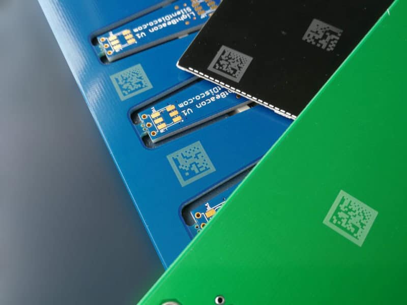 Barcodes der UV-Lasergravurmaschine auf Leiterplattenmaterial