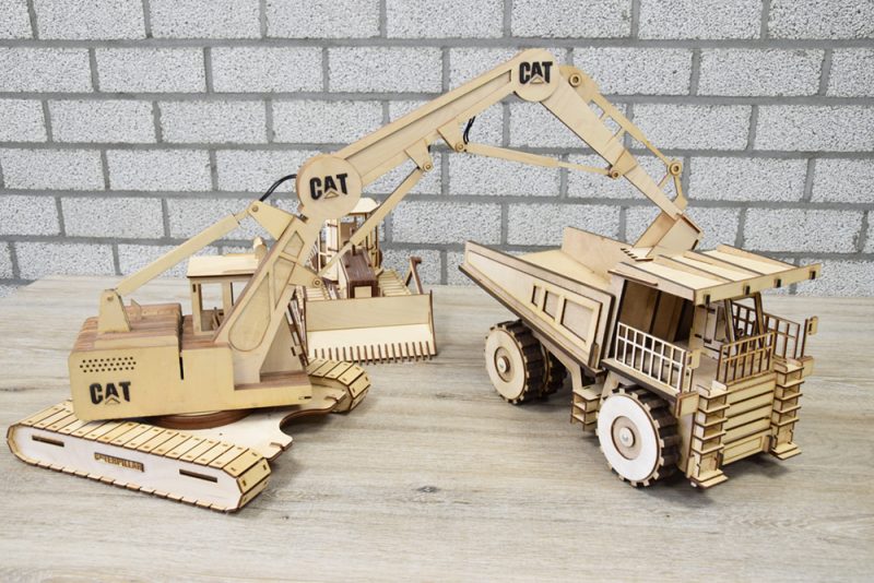Model building crane lasercutting in wood