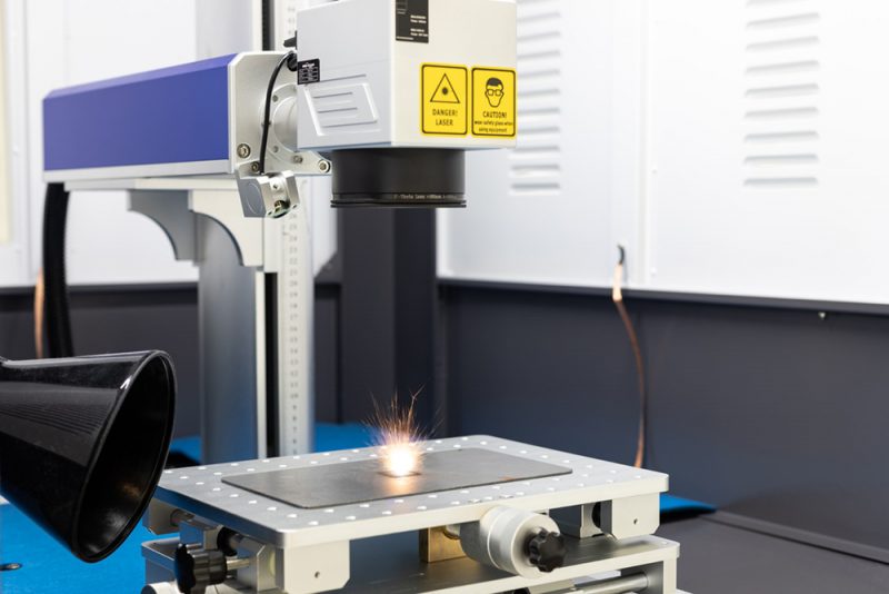 Machine de gravure et de marquage laser à fibre de production série XL